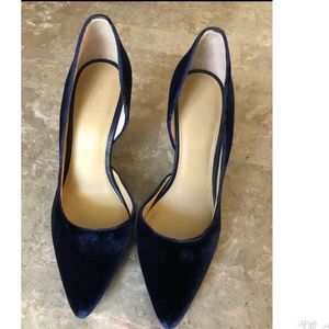 Michael Kors blue suede pumps (size 6)